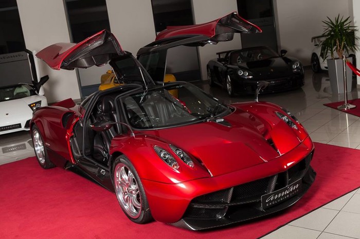 Pagani Huayra.