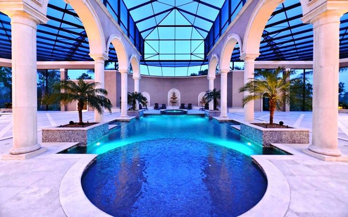 Amazing pool.