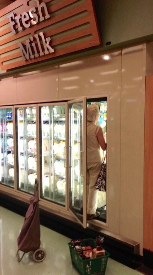 a što ??  kad stavljaju na visoke police..