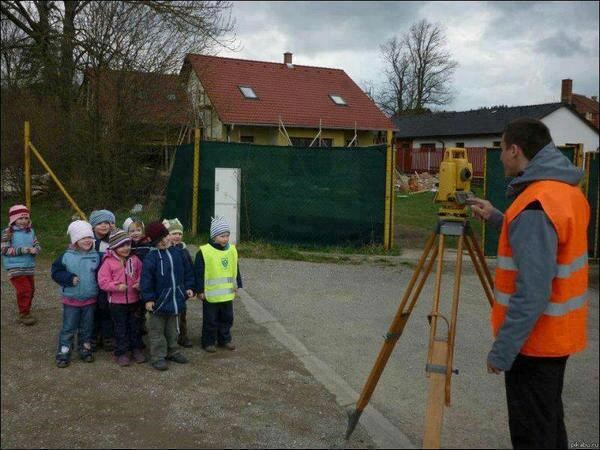 ajmo djeco, ptičica...