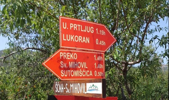 Dear tourists, we know you don’t speak Croatian, so please follow the obvious wordless signs while hiking in the Croatian mountains.
