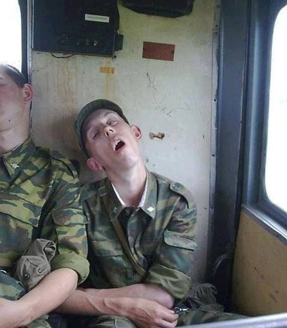 treba uvesti vojni rok..čovjek se osjeća sigurnije..