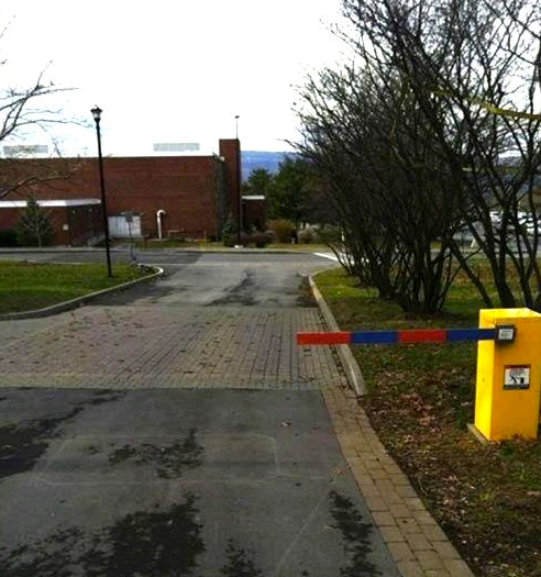 ne, nitko neće izaći dok ne plati..:)))