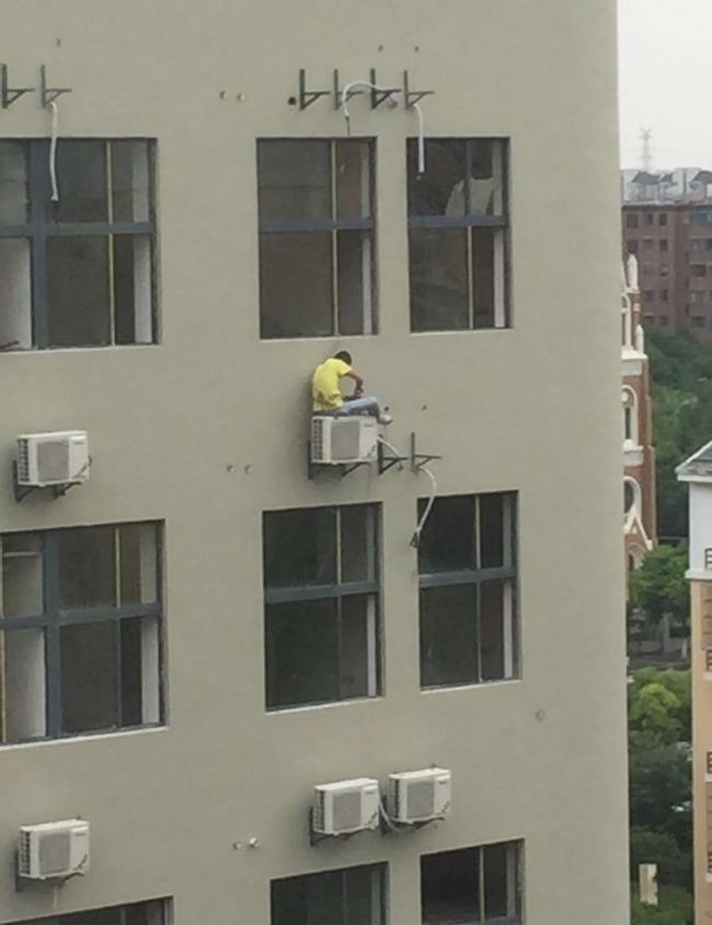 bez ikakvog osiguranja..