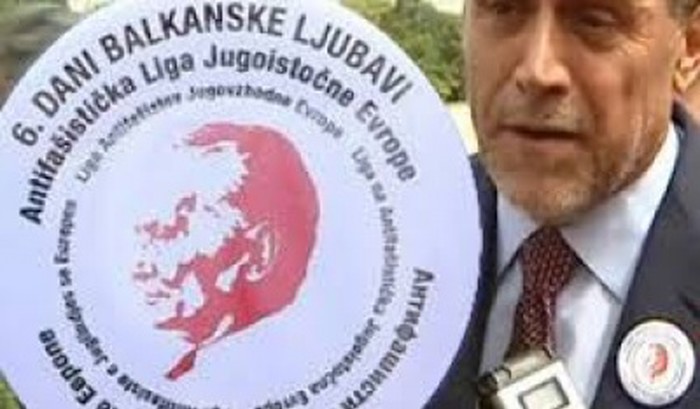 politika..