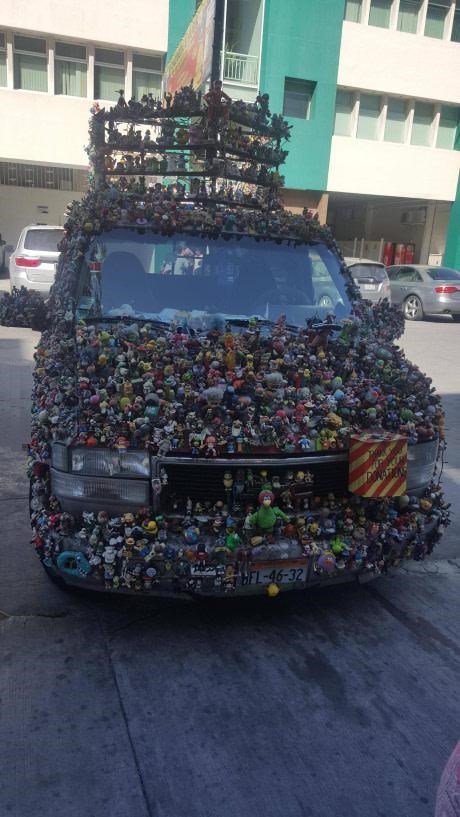 prodajem auto..boja nepoznata,na poklon dajem amajlije za sreću..