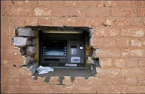 iznajmljujem prostor za bankomat u svojoj kući..