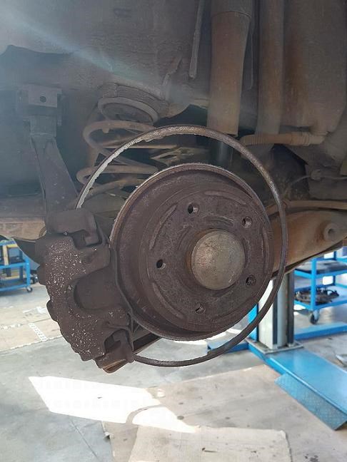 ma auto super samo diskovi malo potrošeni..