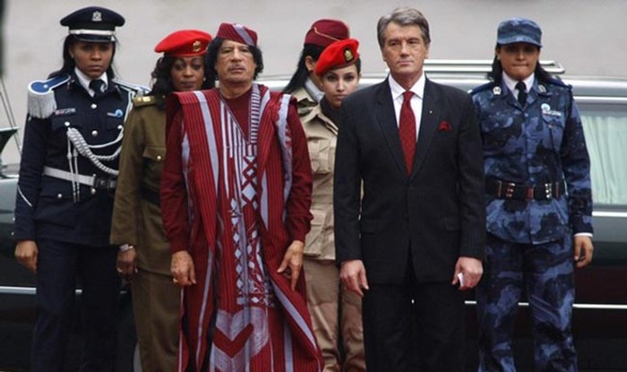 prilično impresivna pratnja pokojnog pukovnika Muammara Gaddafia..