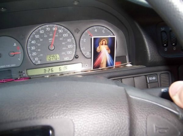 ovaj kao da negdje žuri..