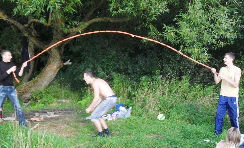 preskakanje užeta za prave muškarce..:))