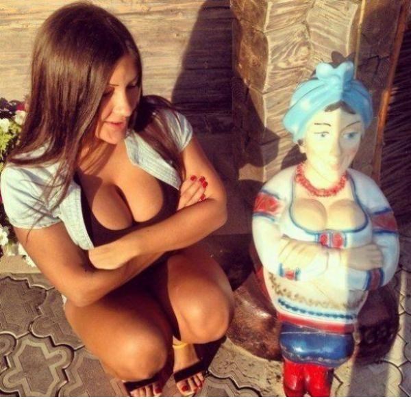 taman..jedna ukras za vrt, a druga za spavaću sobu..