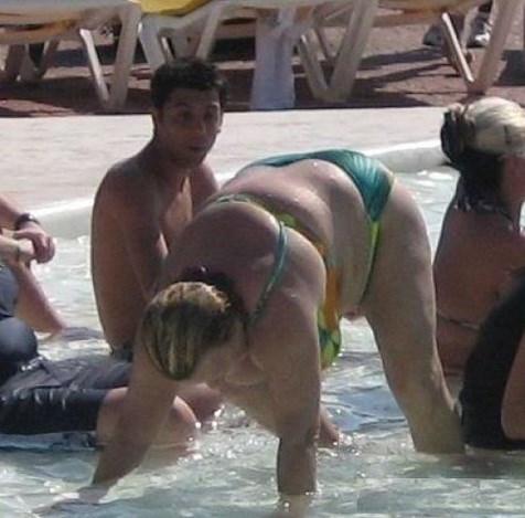 mali zinuo kao da je vidio crnu rupu..