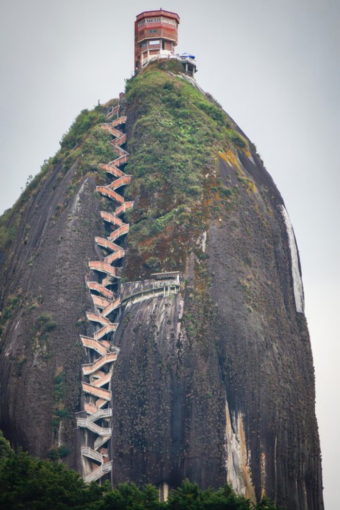 raut ape rock, colombia..