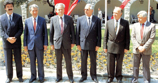 hm..povijesni trenutak u kojem su se mogli riješiti svi naši današnji problemi..