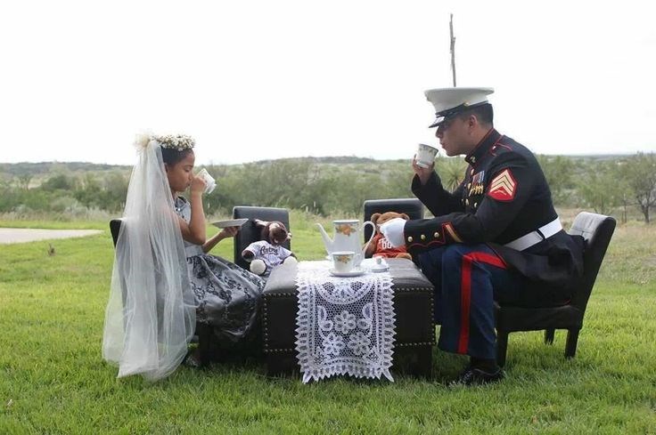 između nekih ratova brat je odvojio malo vremena da sa svojom sestricom popije čaj..