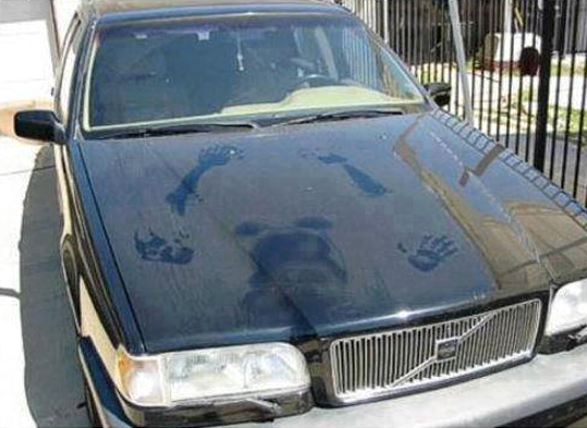 ma što li ono visi na retrovizoru ??