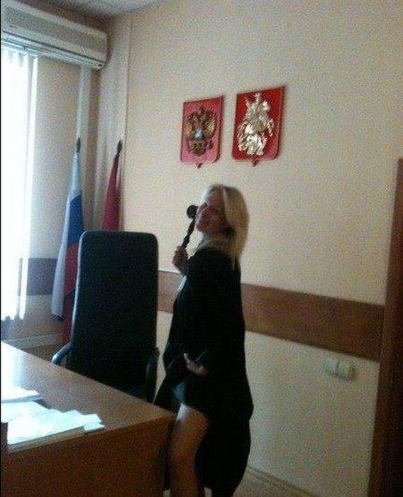 časni sud sa nečasnim osobljem..