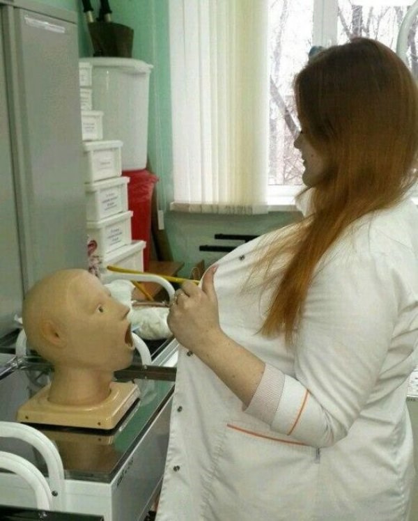 i mrtve bi probudila..