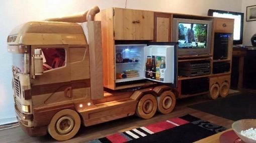 šta će nama šoferima kuća ??