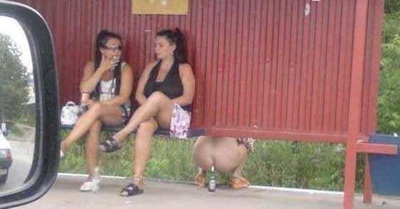 da pamet i raste na stablu, ova ne bi znala da je ubere...:)))