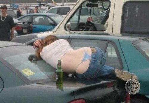 elegancija i ženstvenost 21. st..