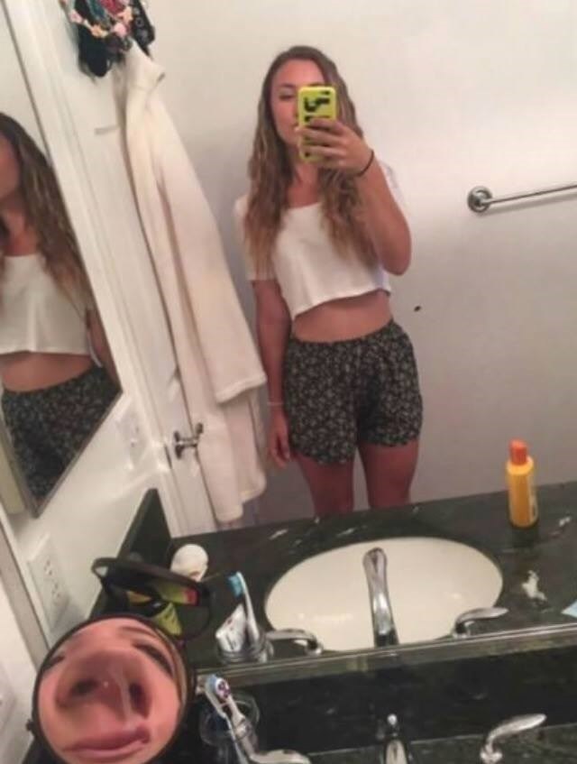 ogledalce, ogledalce..