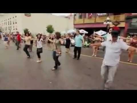 samo malo muzike i umjetnosti spoji ljude više nego sve vjere, nacije, jezici, pripadnosti, kulture, bogovi, smjerovi..video