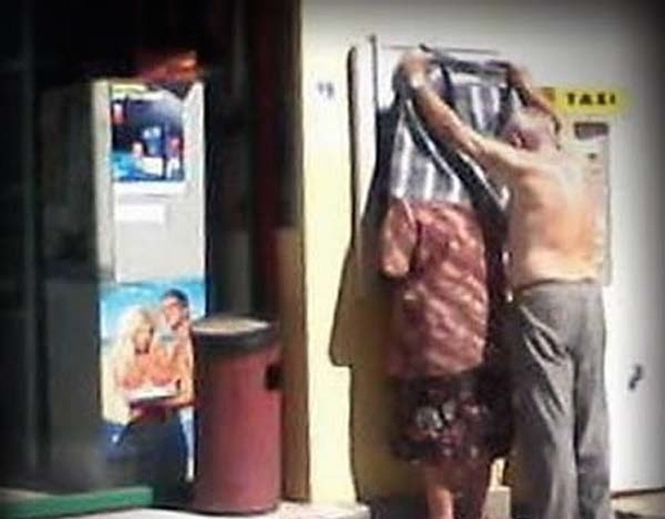 kucaj baba, ja ti čuvam leđa..