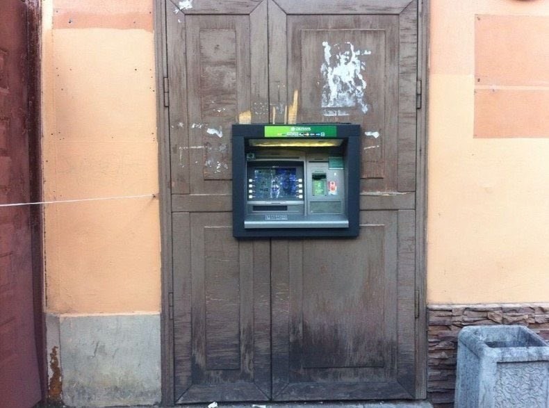 za pljačku potrebna pila, može i ručna..