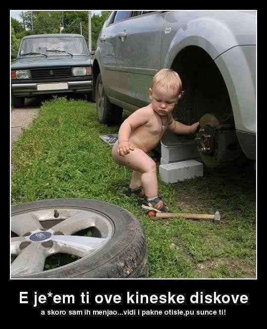 Bijesna beba proklinje kineske kočnice