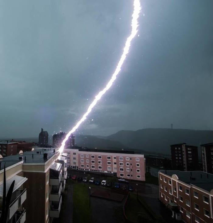 Kad susjeda veli "strela božja pukla vu te"