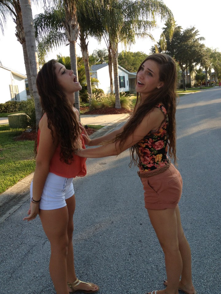 Prava frendica ti popravi sise