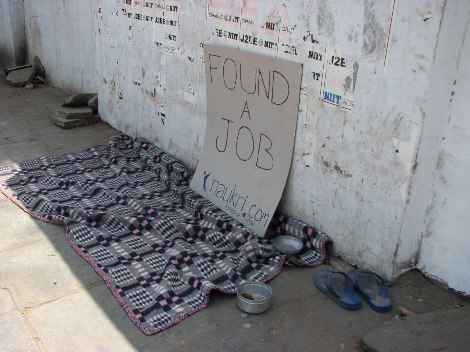 Iskoristili prosjačko mjesto za reklamu