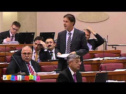 Jandroković: "Pa, tko je tu lud?" -Kajin: "Ti!"