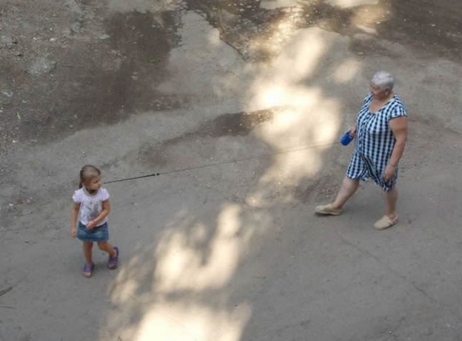 Unučice, nemoj da baka opet mora davilicu..