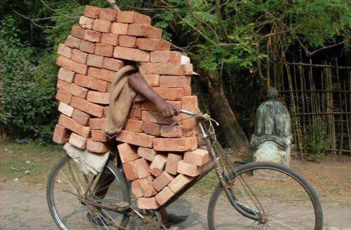 Nema toga što se u Africi ne može prevesti na biciklu