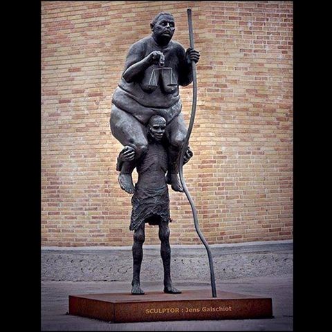 Wow, netko napravio spomenik Birokraciji