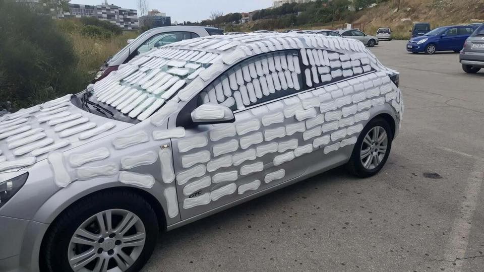 Ljubav ili ljutnja? U Dalmaciji se osjećaji mogu iskazati na razne načine...