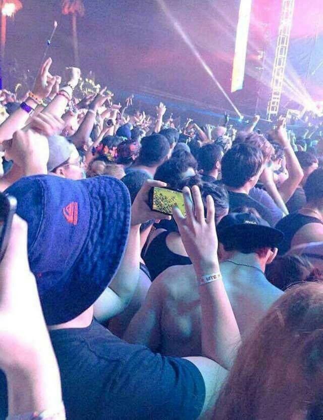 Kako na tribini prepoznati osobu koju utakmica ili party uopće ne zanima