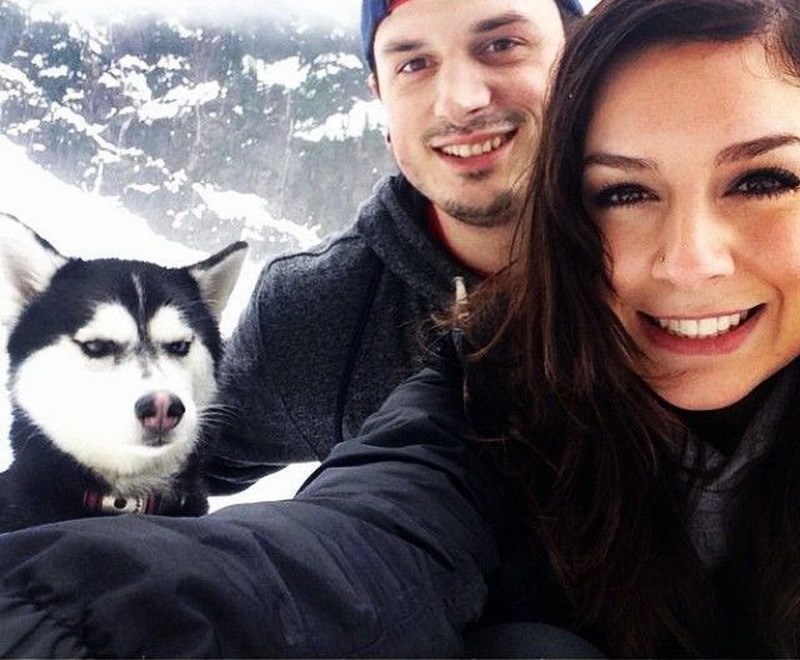 Pas nije oduševljen gazdinom novom curom