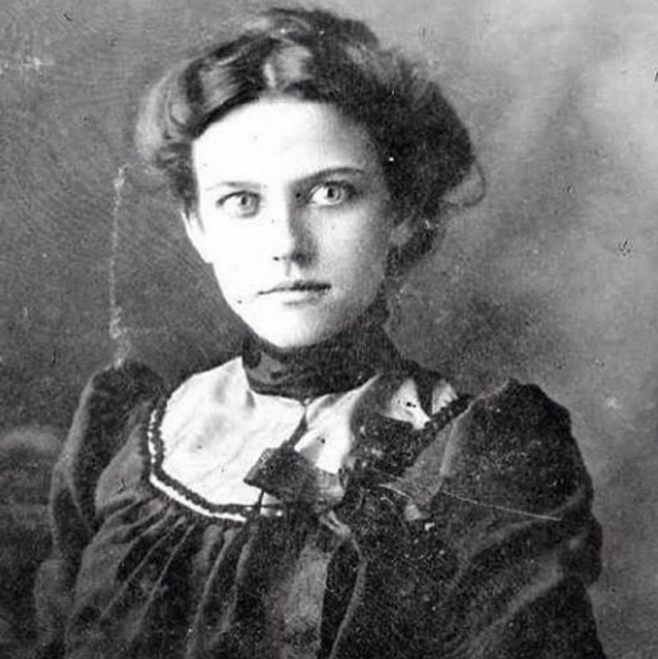 Svijet poludio za ljepoticom iz viktorijanskog doba!