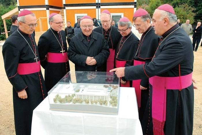 kad te kriza rastuži izgradi si novu vilu, odmah se sve lakše podnosi..