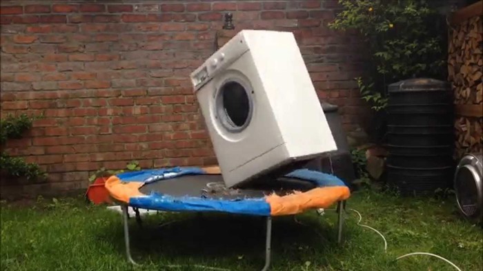 Cigla u perilicu, pa na trampolin jednako kaos