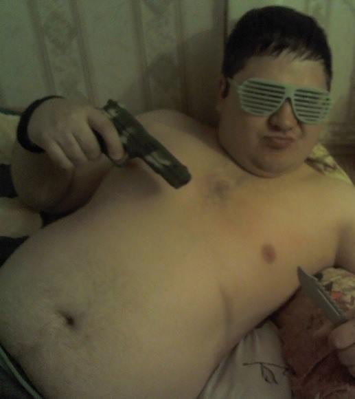 Žene, navalite, on si je tako mačo men!