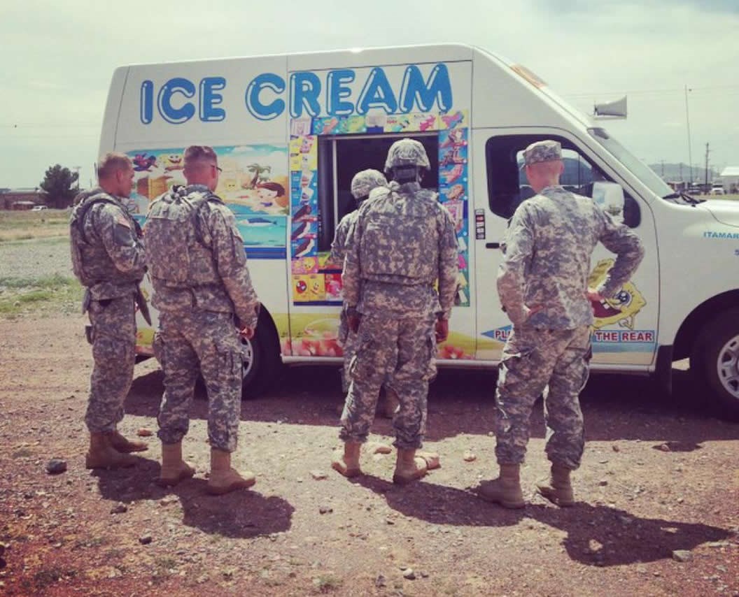 Klinci staju s igranjem rata kad stigne sladoled