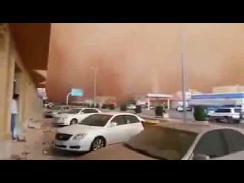 Dan se odjednom pretvorio u noć! Evo kako je u pješčanoj oluji!