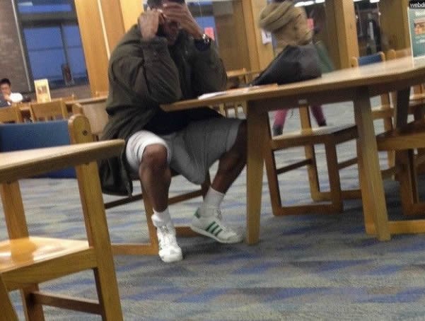 Gigantski penis ili "ima nešto u džepu"?