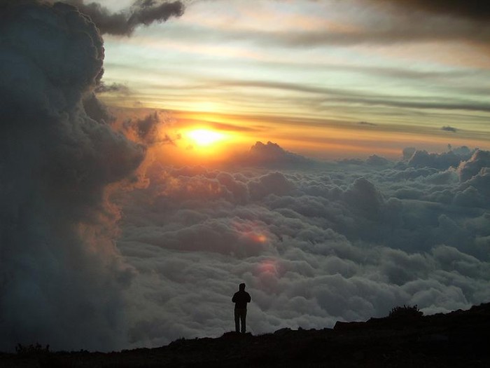 Nebeski pogled na zalazak sunca