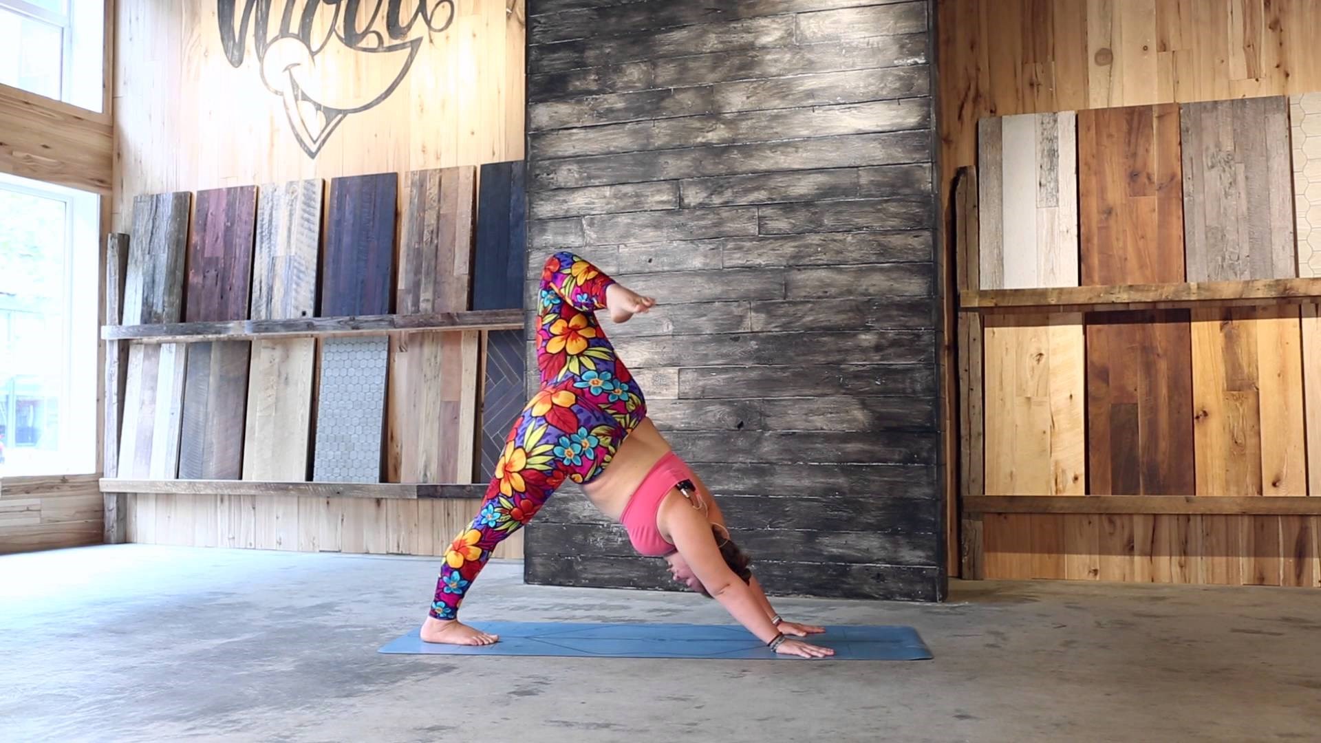 'Plus size' učiteljica yoge ima 100kg i savija se bolje od mnogih